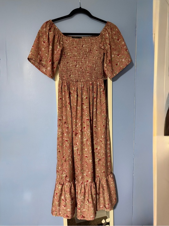 Lulus Dresses & Skirts - smocked floral midi dress